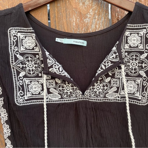 MAURICES Women’s Black White Boho Aztec Lacy Sleeveless Shirt Size XS - Picture 3 of 8